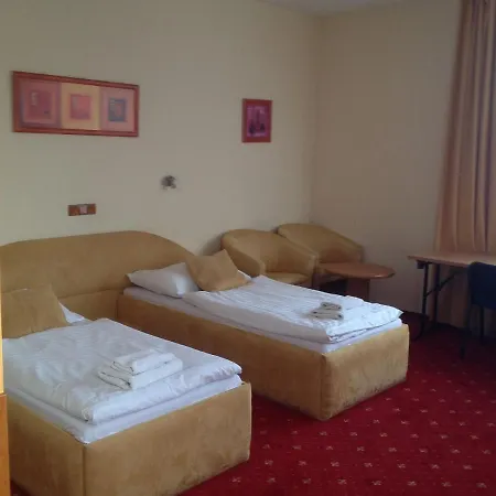 Student House Апарт-отель