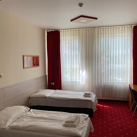 Апарт-отель Student House Братислава