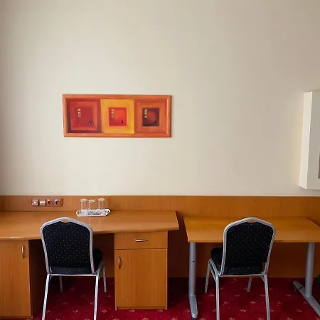 Student House Апарт-отель