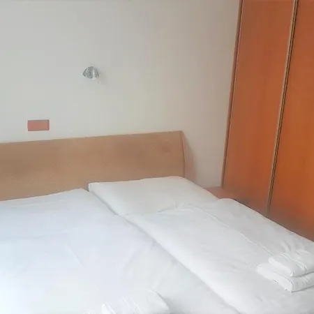 Student House Aparthotel *