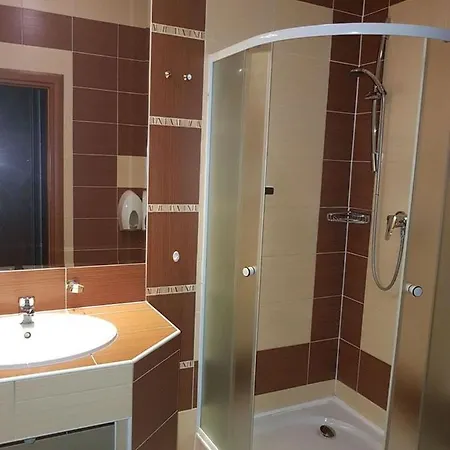 Student House Апарт-отель Братислава