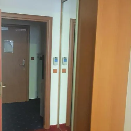 Ξενοδοχείο με διαμερίσματα Student House