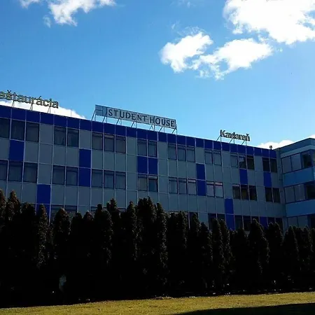 Student House Ξενοδοχείο με διαμερίσματα